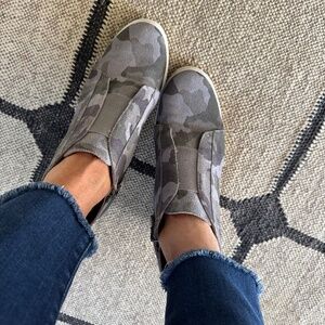 Linea Paolo Wedge Ankle Boot in Grey Camo